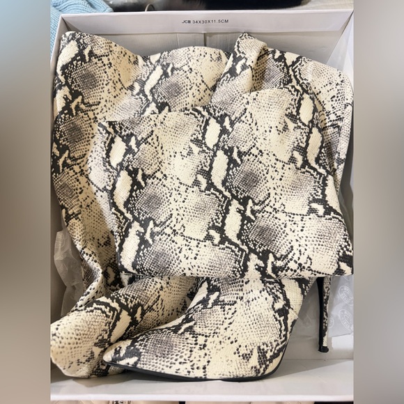 Steve Madden Snakeskin Pattern Over the Knee Boots - Picture 12 of 13